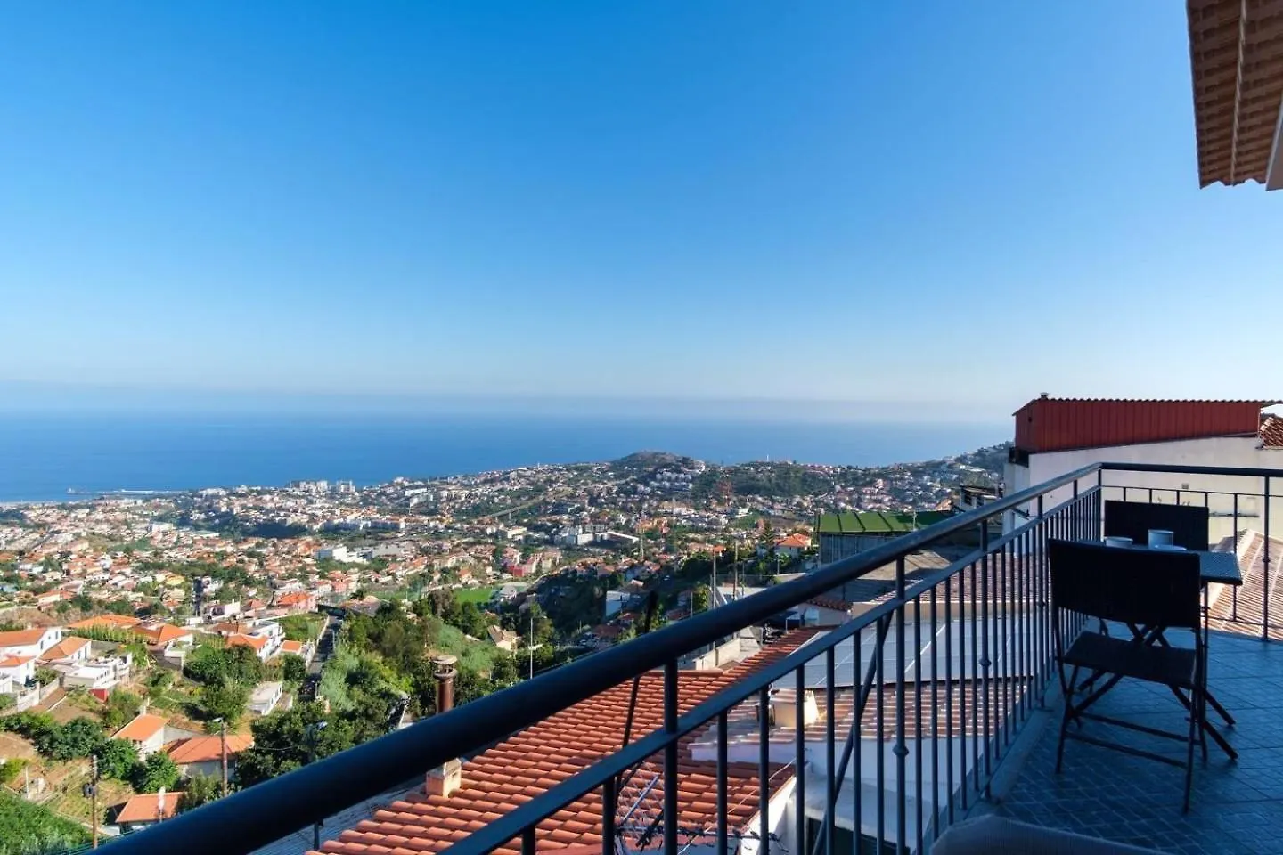 Guestready - Private Terrace Stay contacts